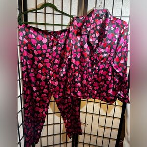 Frederick's of Hollywood 2-piece Hearts Satin Pajama Set Size XL